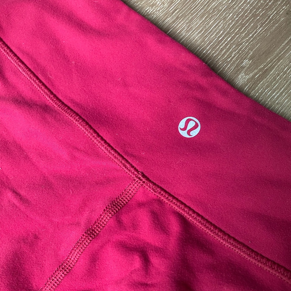 Pink Lulu Lemon Cropped Leggings